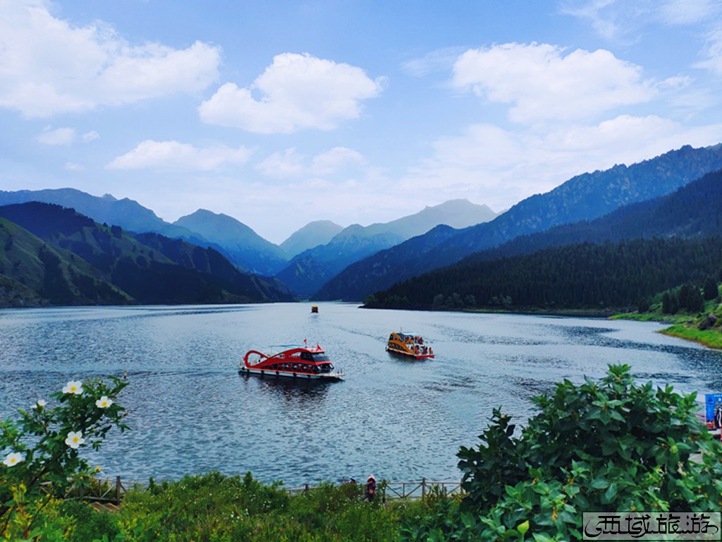 天池湖面_副本.jpg